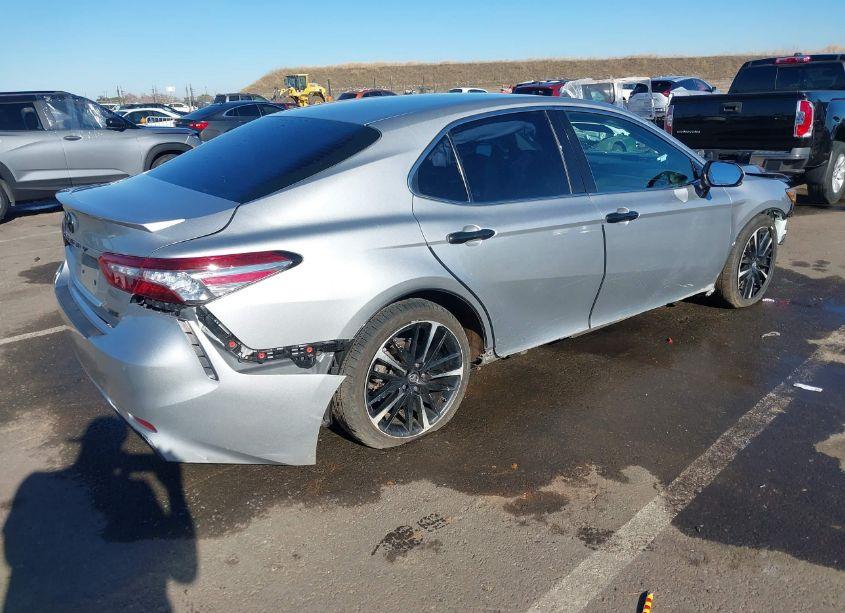 Photo 4 of 2018 Toyota Camry XSE (VIN 4T1B61HK4JU104645)