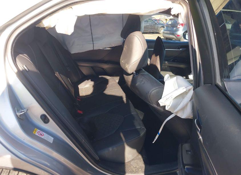 Photo 8 of 2018 Toyota Camry XSE (VIN 4T1B61HK4JU104645)