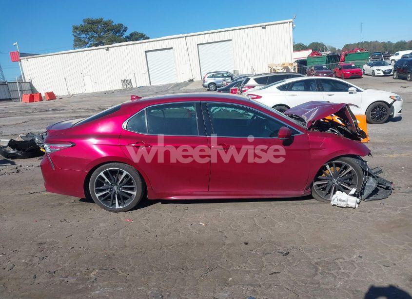 Photo 12 of 2018 Toyota Camry XSE (VIN 4T1B61HK4JU568244)