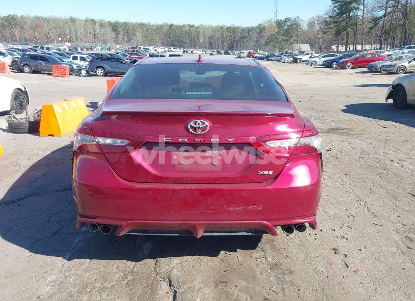 Photo 15 of 2018 Toyota Camry XSE (VIN 4T1B61HK4JU568244)