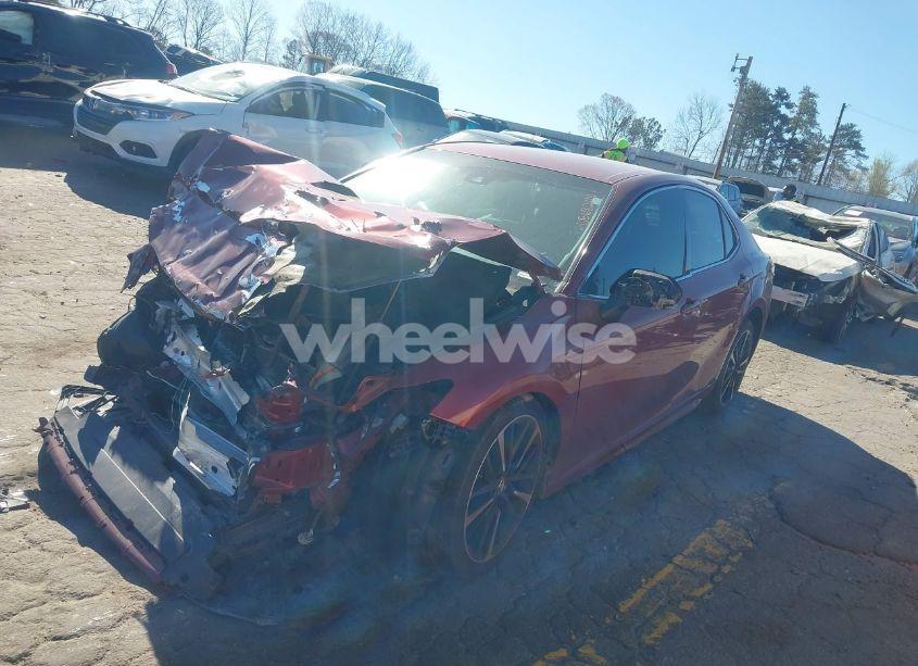 Photo 2 of 2018 Toyota Camry XSE (VIN 4T1B61HK4JU568244)