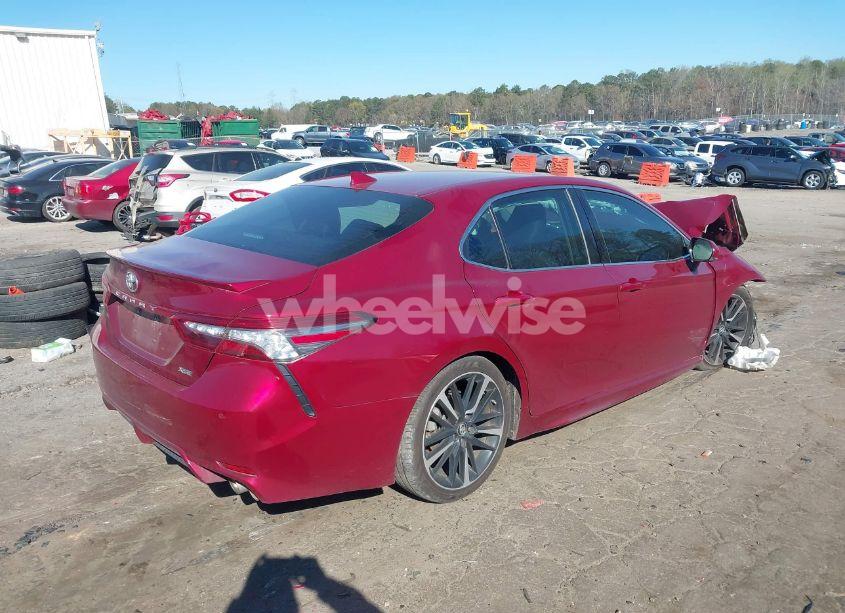 Photo 4 of 2018 Toyota Camry XSE (VIN 4T1B61HK4JU568244)