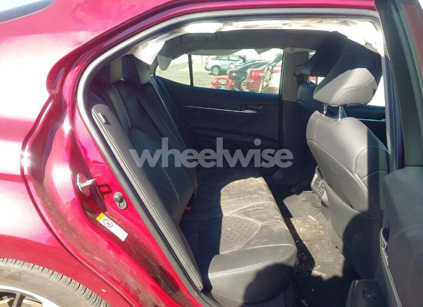 Photo 8 of 2018 Toyota Camry XSE (VIN 4T1B61HK4JU568244)