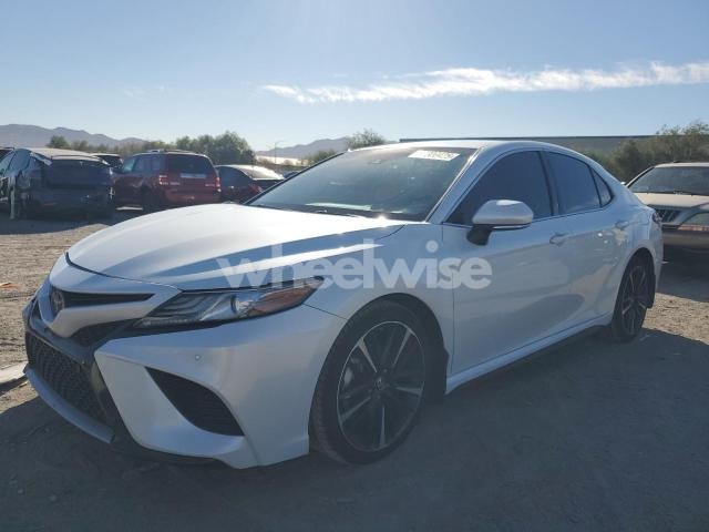 Photo 10 of 2018 TOYOTA CAMRY XSE (VIN 4T1B61HK4JU655514)