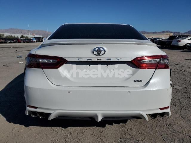 Photo 2 of 2018 TOYOTA CAMRY XSE (VIN 4T1B61HK4JU655514)