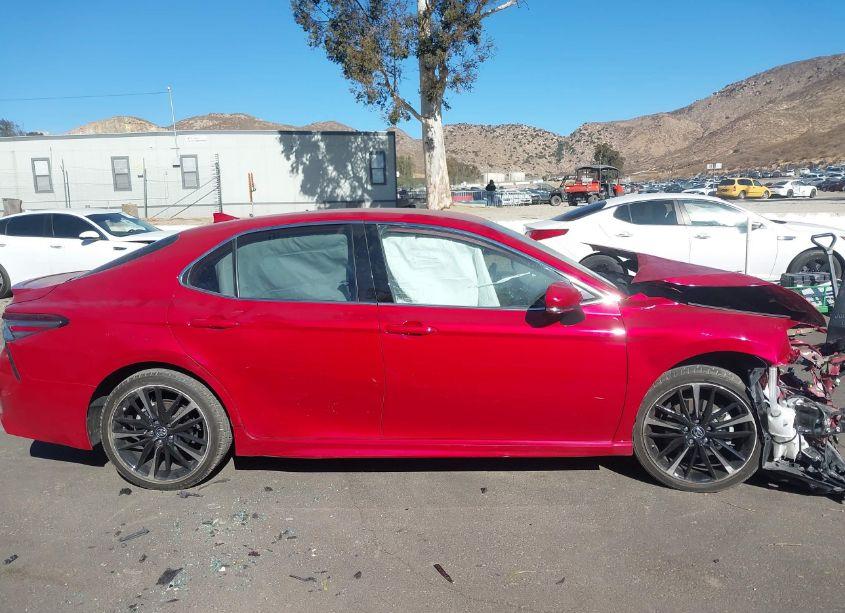 Photo 13 of 2019 Toyota Camry XSE (VIN 4T1B61HK4KU171568)