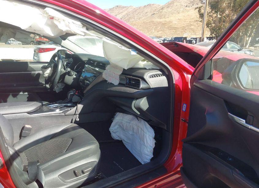 Photo 5 of 2019 Toyota Camry XSE (VIN 4T1B61HK4KU171568)