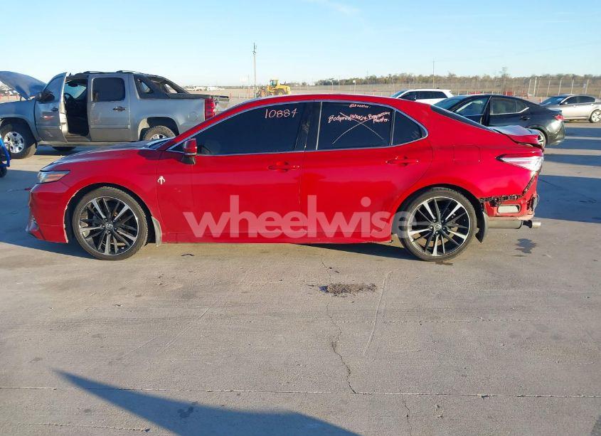 Photo 14 of 2019 Toyota Camry XSE (VIN 4T1B61HK4KU176950)