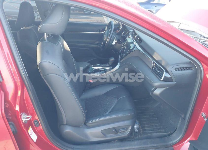 Photo 5 of 2019 Toyota Camry XSE (VIN 4T1B61HK4KU176950)