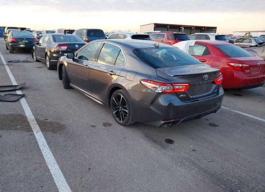 Photo 3 of 2019 Toyota Camry XSE (VIN 4T1B61HK4KU199306)