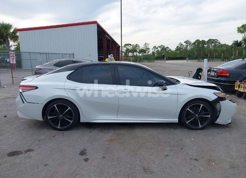 Photo 13 of 2019 Toyota Camry XSE (VIN 4T1B61HK4KU226522)