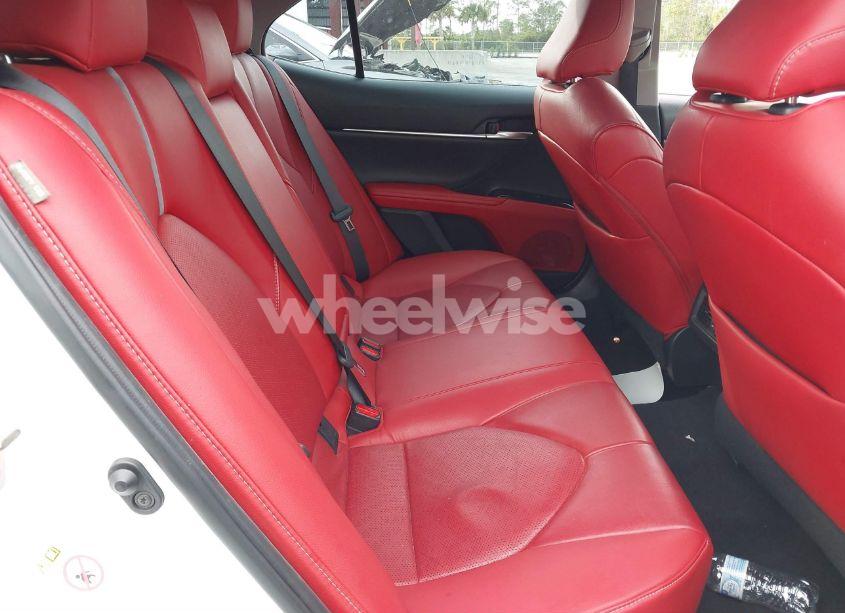 Photo 8 of 2019 Toyota Camry XSE (VIN 4T1B61HK4KU226522)