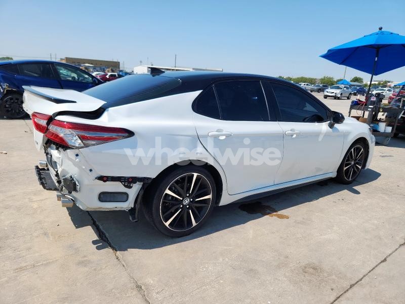 Photo 4 of 2019 TOYOTA CAMRY XSE (VIN 4T1B61HK4KU297283)