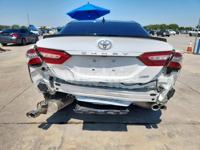 Photo 5 of 2019 TOYOTA CAMRY XSE (VIN 4T1B61HK4KU297283)