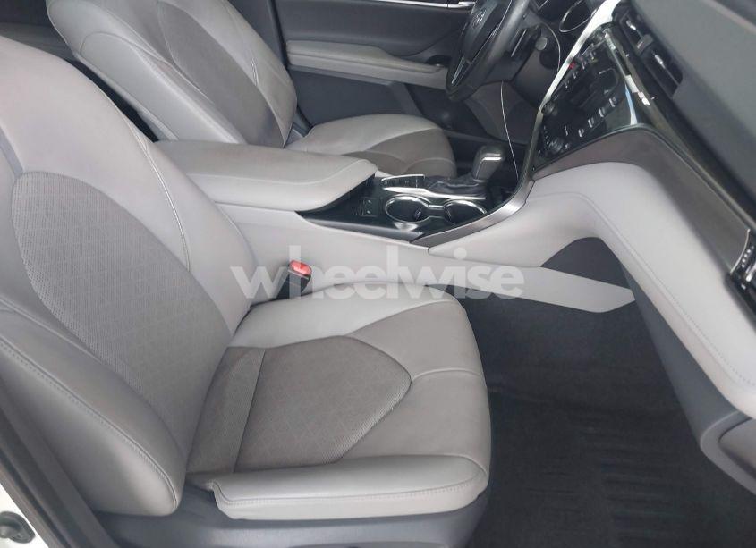 Photo 5 of 2019 Toyota Camry XSE (VIN 4T1B61HK4KU749152)
