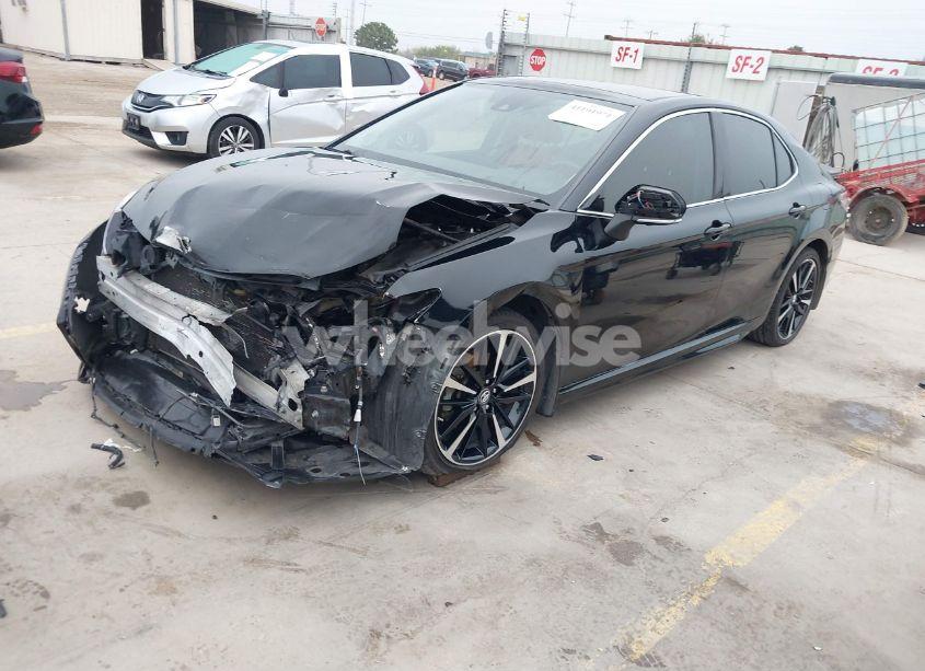 Photo 2 of 2019 Toyota Camry XSE (VIN 4T1B61HK4KU774598)