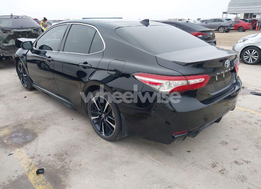 Photo 3 of 2019 Toyota Camry XSE (VIN 4T1B61HK4KU774598)