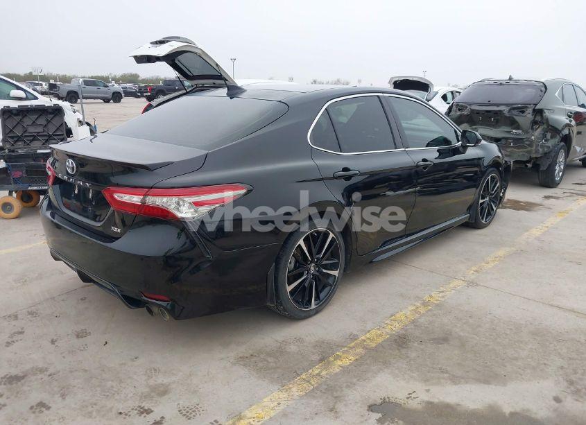 Photo 4 of 2019 Toyota Camry XSE (VIN 4T1B61HK4KU774598)
