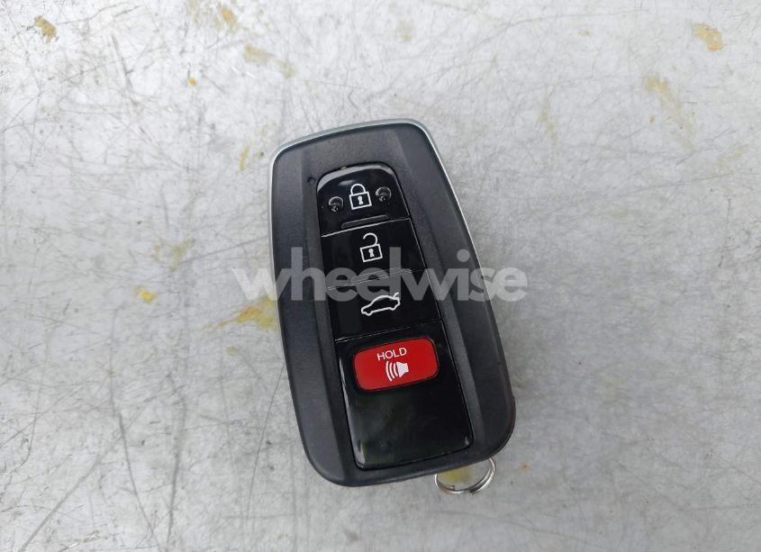 Photo 11 of 2018 Toyota Camry XSE (VIN 4T1B61HK5JU050238)