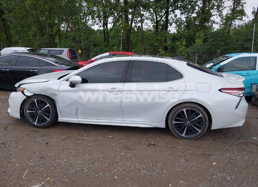 Photo 14 of 2018 Toyota Camry XSE (VIN 4T1B61HK5JU050238)