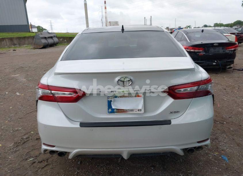 Photo 16 of 2018 Toyota Camry XSE (VIN 4T1B61HK5JU050238)
