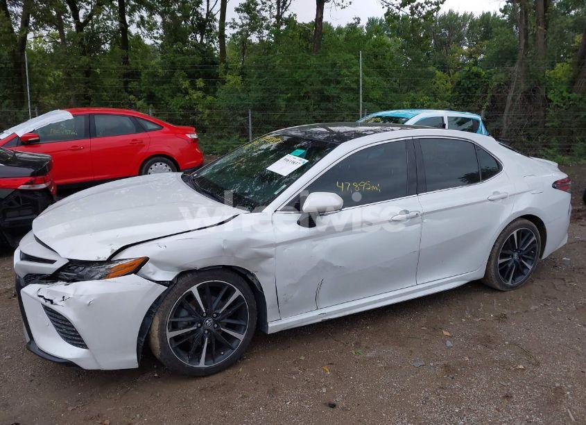 Photo 17 of 2018 Toyota Camry XSE (VIN 4T1B61HK5JU050238)