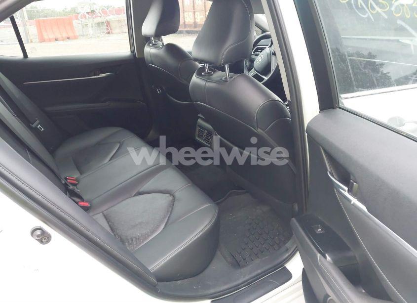 Photo 8 of 2018 Toyota Camry XSE (VIN 4T1B61HK5JU050238)