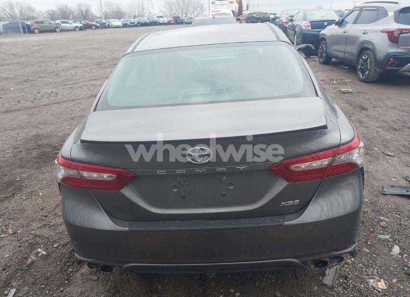 Photo 16 of 2018 Toyota Camry XSE (VIN 4T1B61HK5JU056105)