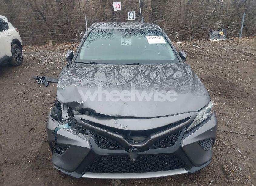 Photo 17 of 2018 Toyota Camry XSE (VIN 4T1B61HK5JU056105)