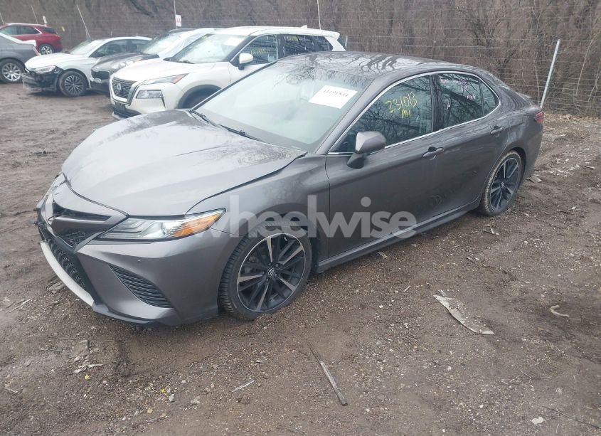 Photo 2 of 2018 Toyota Camry XSE (VIN 4T1B61HK5JU056105)