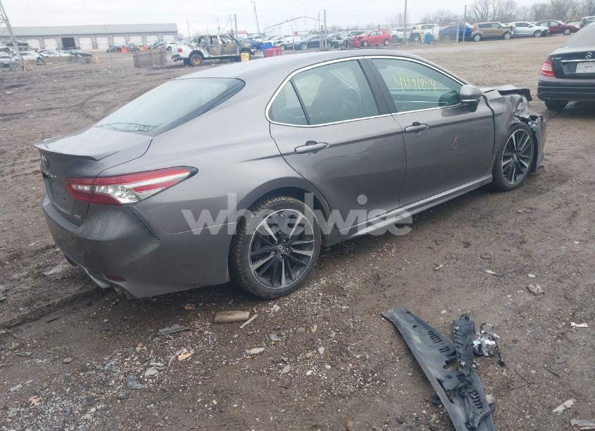 Photo 4 of 2018 Toyota Camry XSE (VIN 4T1B61HK5JU056105)