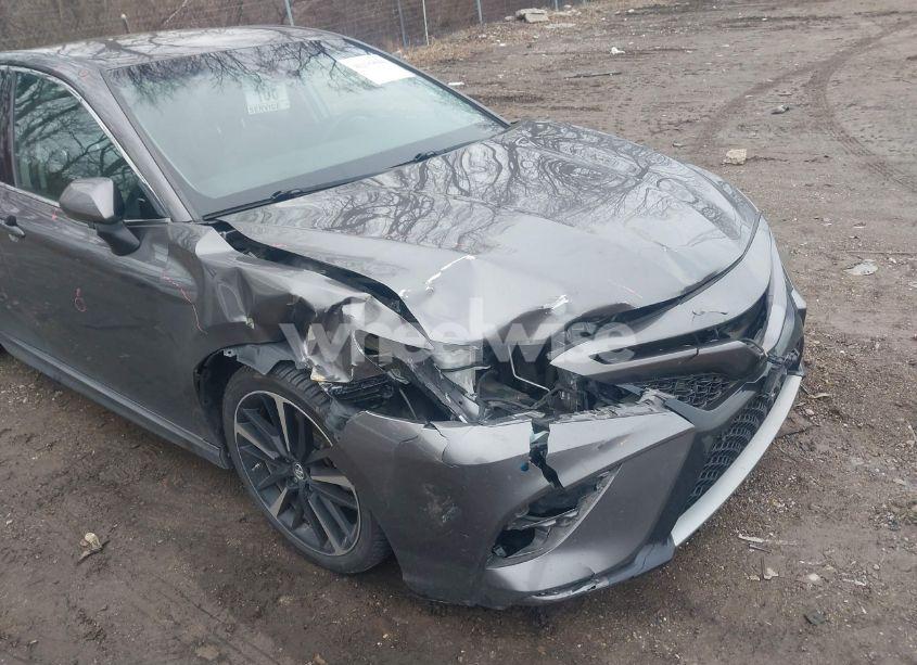 Photo 6 of 2018 Toyota Camry XSE (VIN 4T1B61HK5JU056105)