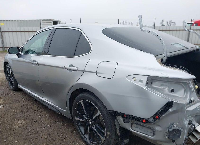 Photo 15 of 2018 Toyota Camry XSE (VIN 4T1B61HK5JU145060)