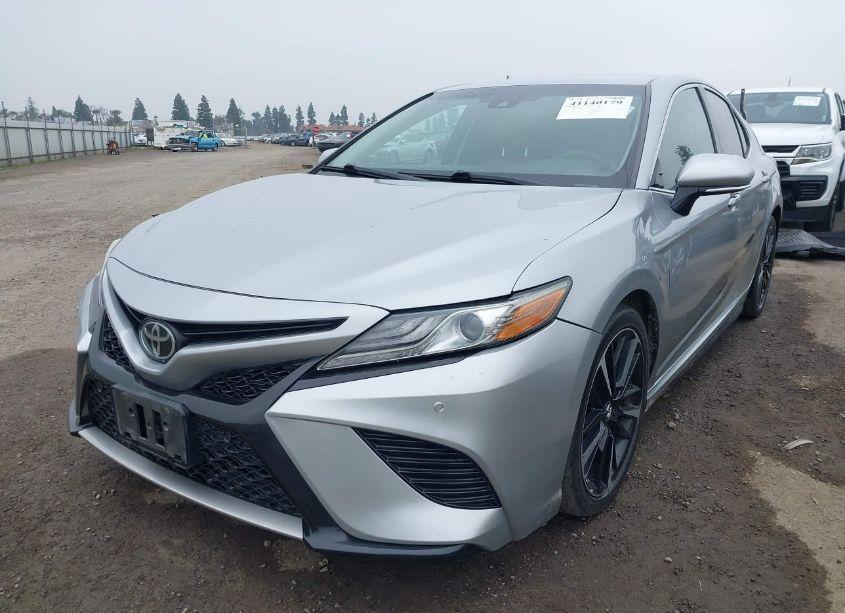 Photo 2 of 2018 Toyota Camry XSE (VIN 4T1B61HK5JU145060)