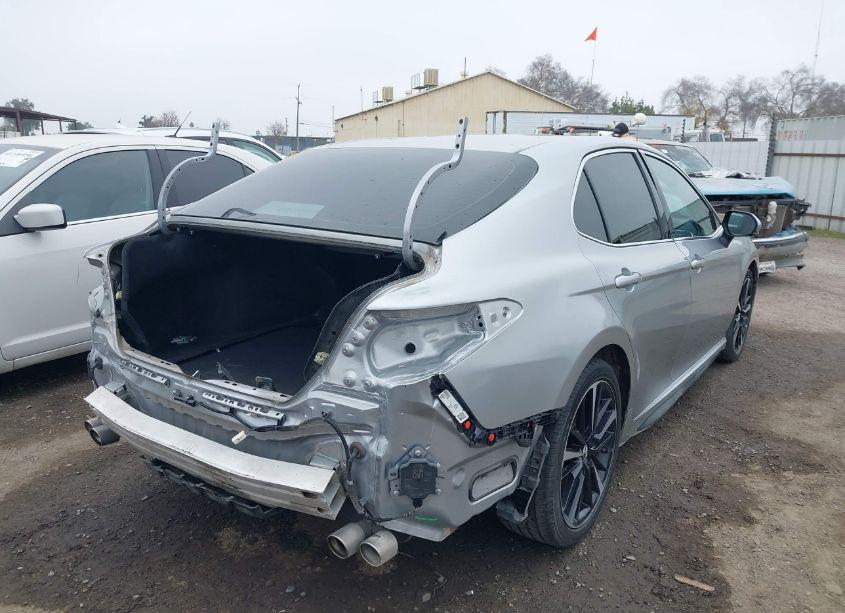 Photo 4 of 2018 Toyota Camry XSE (VIN 4T1B61HK5JU145060)