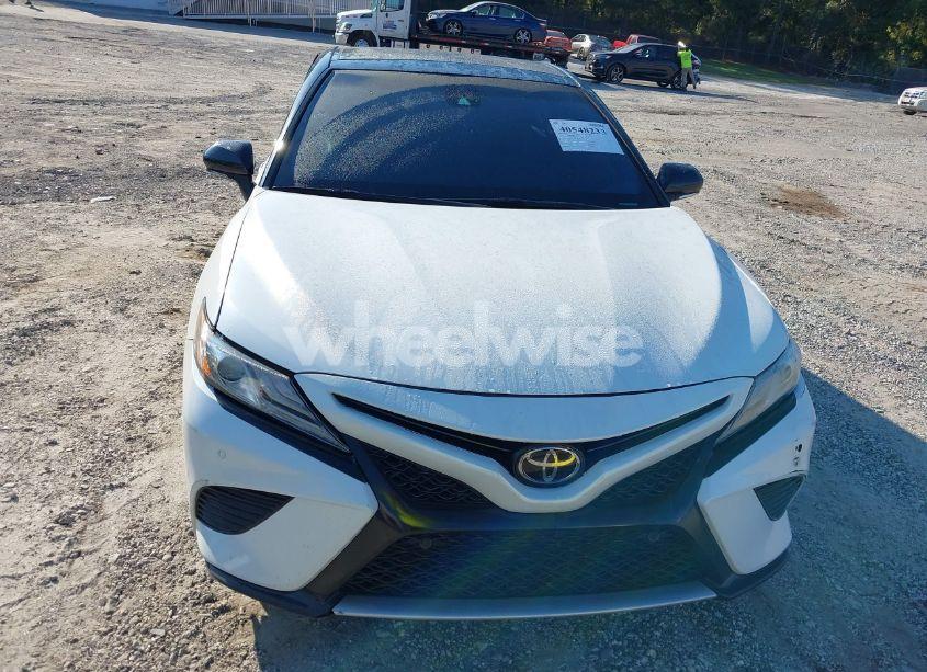 Photo 12 of 2018 Toyota Camry XSE (VIN 4T1B61HK5JU153546)
