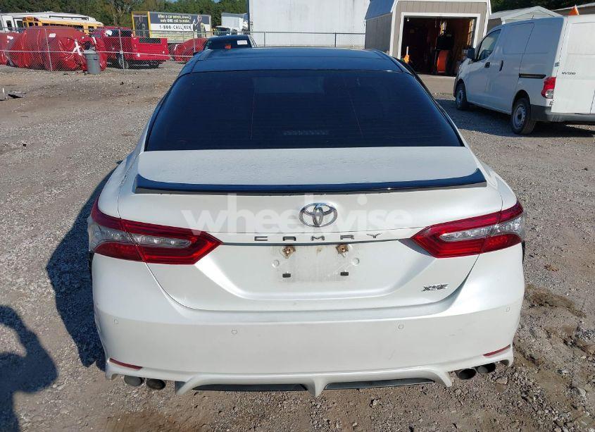 Photo 16 of 2018 Toyota Camry XSE (VIN 4T1B61HK5JU153546)