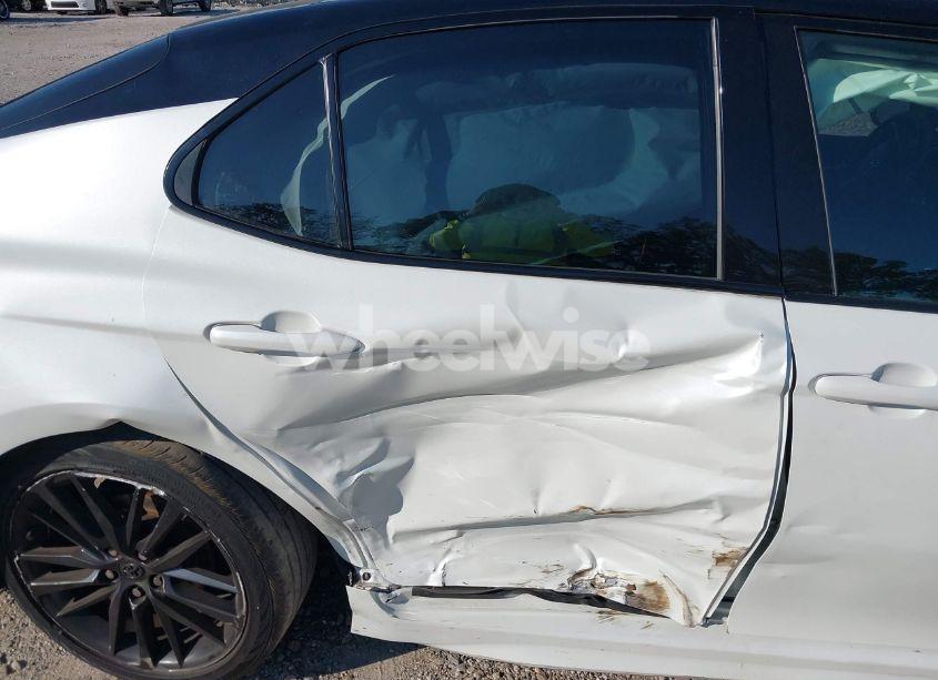 Photo 6 of 2018 Toyota Camry XSE (VIN 4T1B61HK5JU153546)