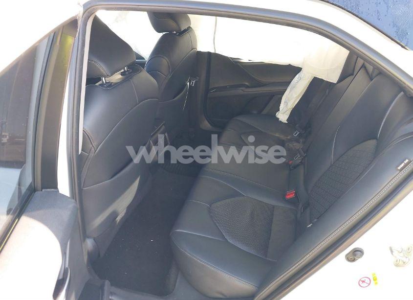 Photo 8 of 2018 Toyota Camry XSE (VIN 4T1B61HK5JU153546)