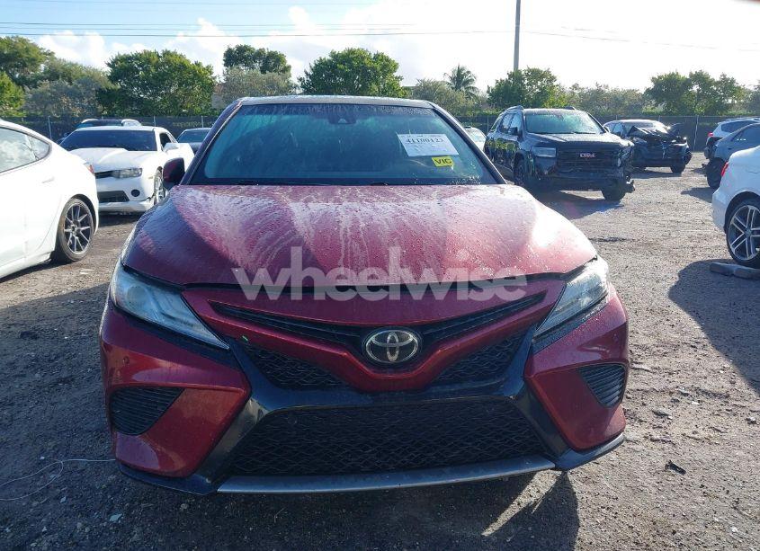 Photo 12 of 2018 Toyota Camry XSE (VIN 4T1B61HK5JU515651)