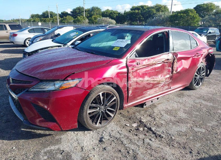 Photo 2 of 2018 Toyota Camry XSE (VIN 4T1B61HK5JU515651)