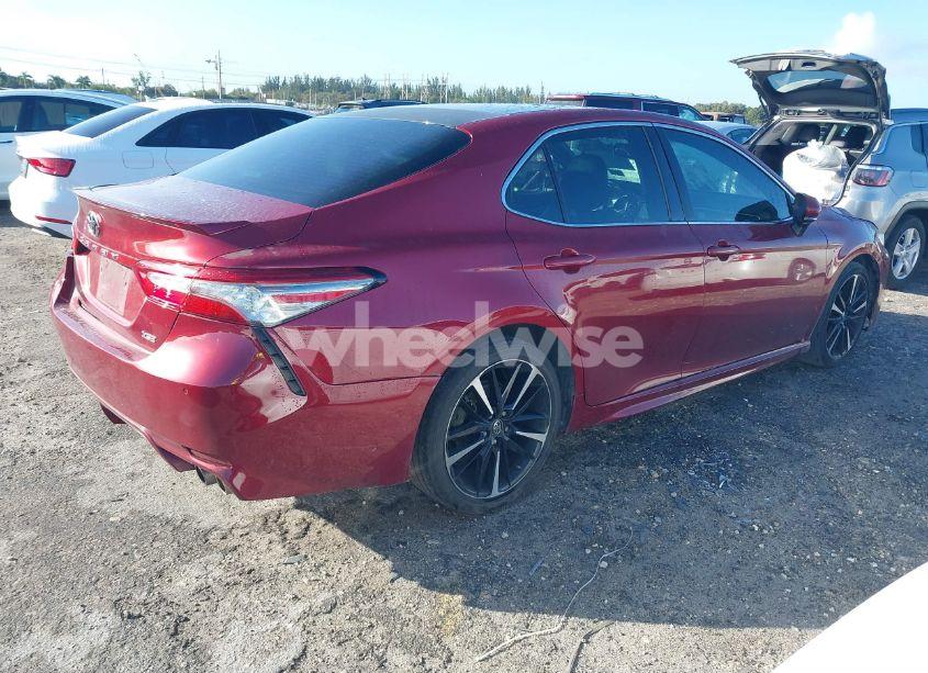 Photo 4 of 2018 Toyota Camry XSE (VIN 4T1B61HK5JU515651)