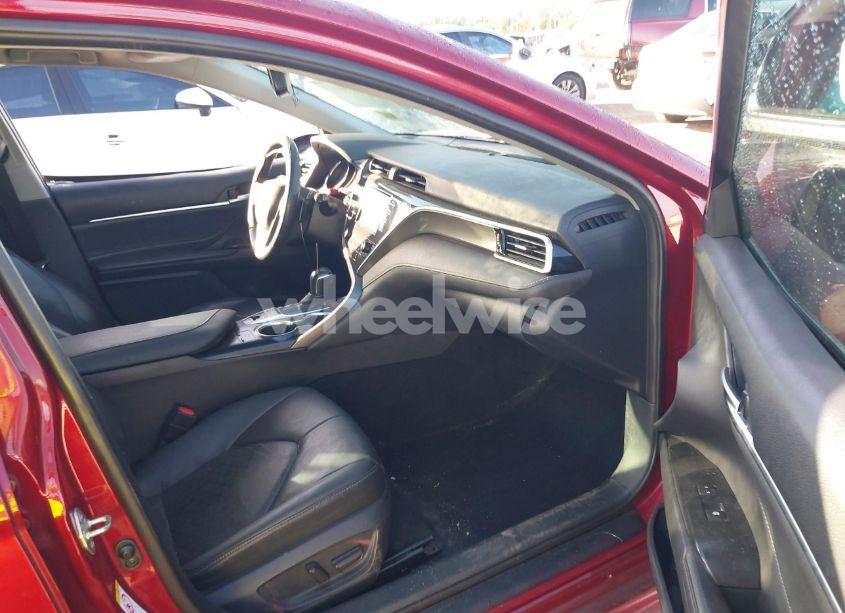 Photo 5 of 2018 Toyota Camry XSE (VIN 4T1B61HK5JU515651)