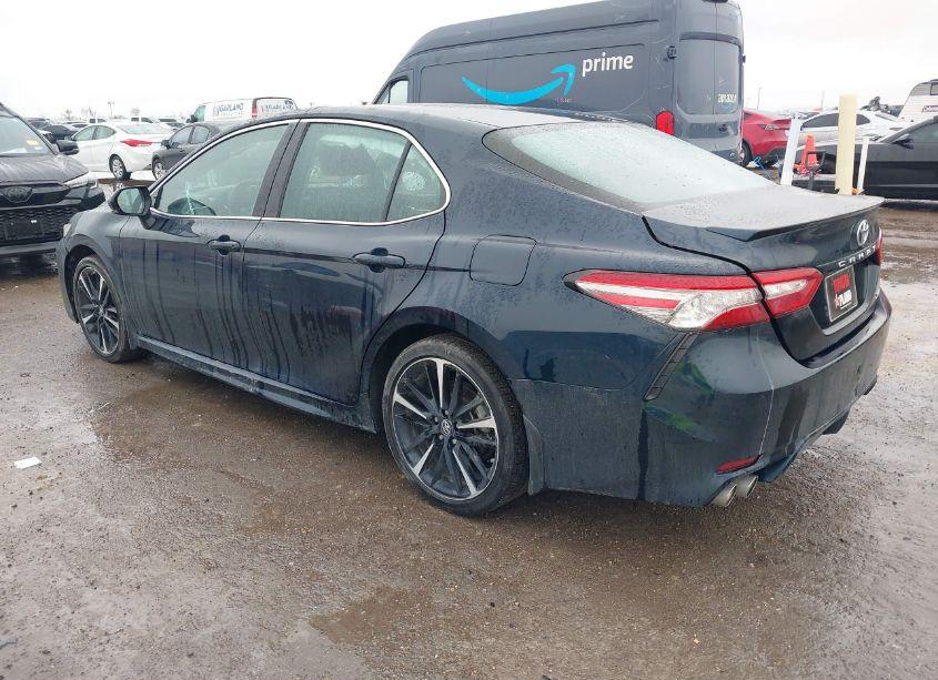 Photo 3 of 2018 Toyota Camry XSE (VIN 4T1B61HK5JU671771)