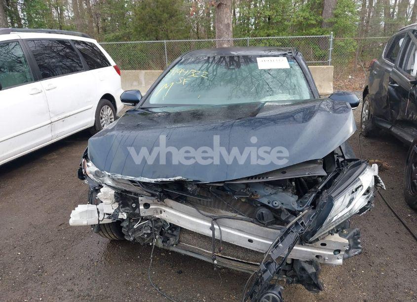 Photo 13 of 2018 Toyota Camry XSE (VIN 4T1B61HK5JU678347)