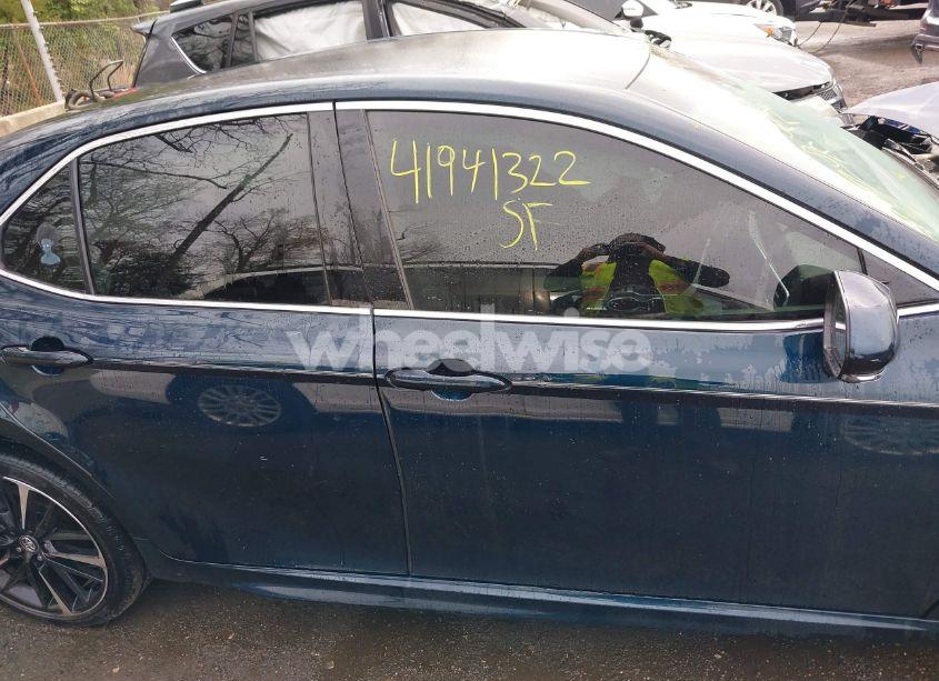 Photo 14 of 2018 Toyota Camry XSE (VIN 4T1B61HK5JU678347)