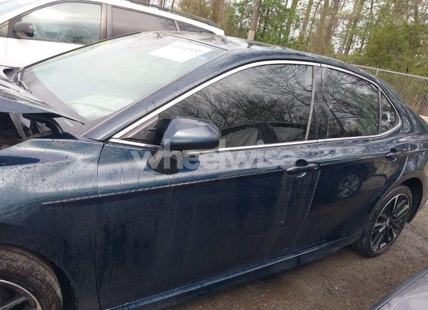 Photo 15 of 2018 Toyota Camry XSE (VIN 4T1B61HK5JU678347)