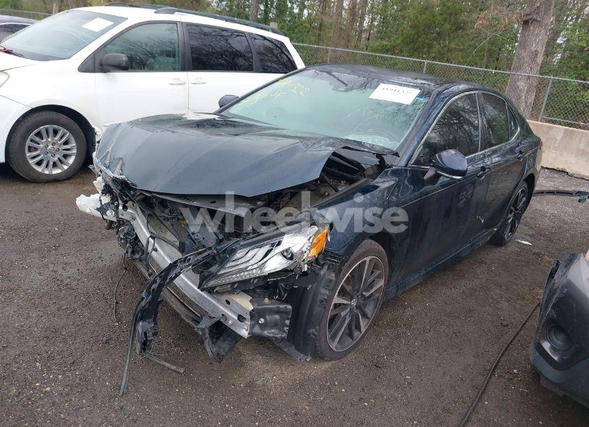 Photo 2 of 2018 Toyota Camry XSE (VIN 4T1B61HK5JU678347)