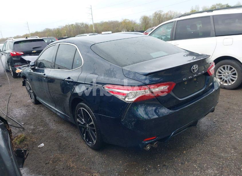 Photo 3 of 2018 Toyota Camry XSE (VIN 4T1B61HK5JU678347)