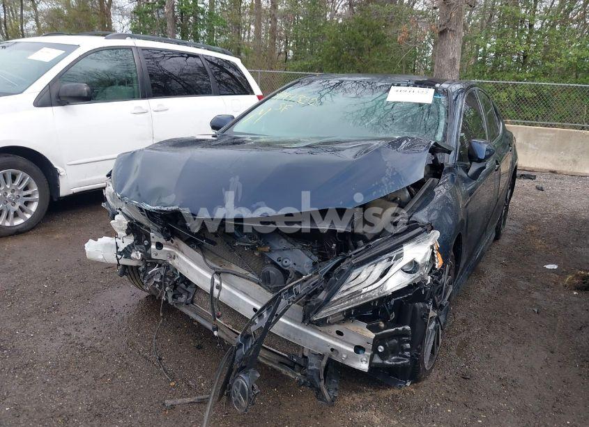 Photo 6 of 2018 Toyota Camry XSE (VIN 4T1B61HK5JU678347)